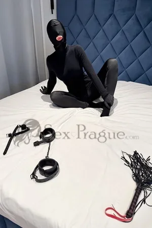 Kitty Sub Escort